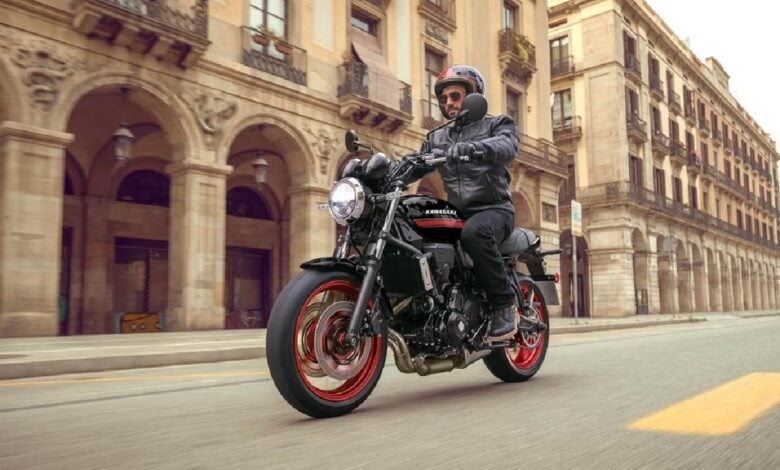 Kawasaki Z650RS 2026: Elegancia Retro con el Nuevo Estilo 'Ébano' MDP kawasaki z650rs 2 Kawasaki Z650RS 2026: Elegancia Retro con el Nuevo Estilo 'Ébano'