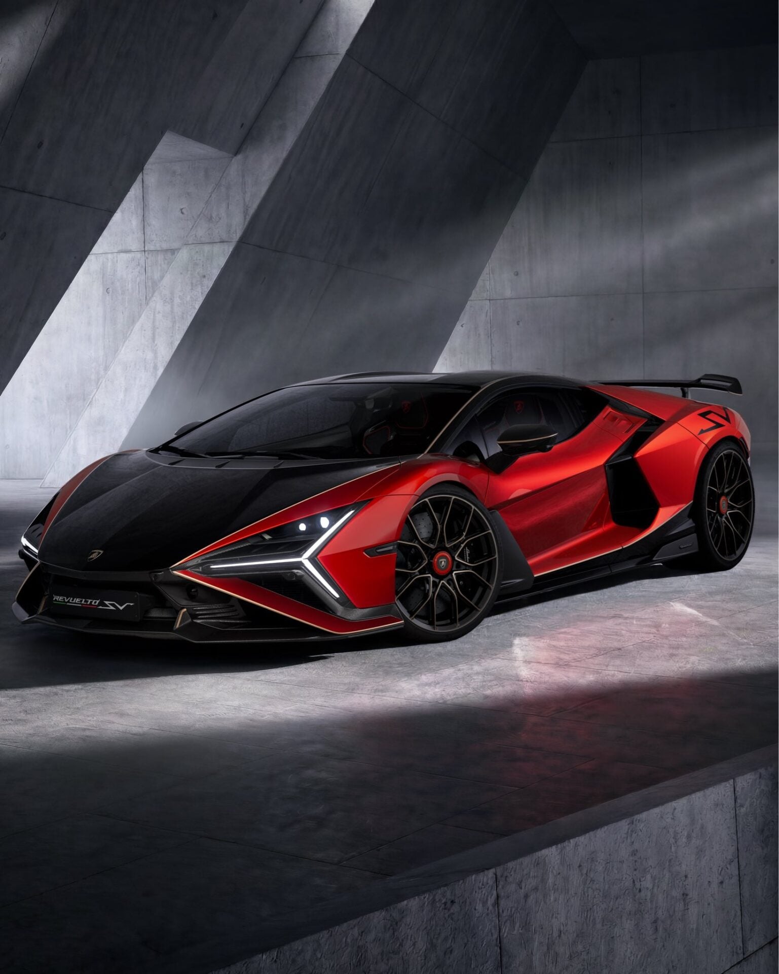 ¿Por qué el nuevo Lamborghini Revuelto SV es más potente pero no más rápido? MDP lamborghini revuelto sv 1065 cv y 345 km ¿Por qué el nuevo Lamborghini Revuelto SV es más potente pero no más rápido?