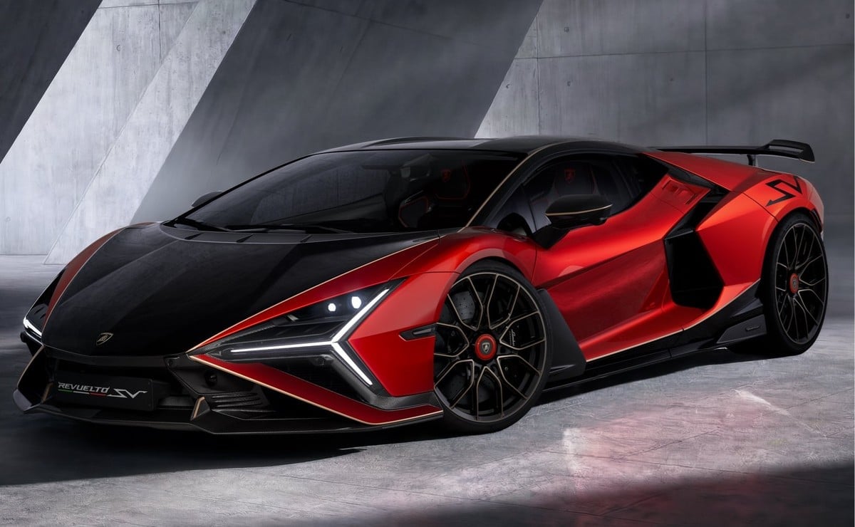 Lamborghini Rinde Otro Tributo Patriótico: El Vuelve a Hacer Historia MDP lamborghini revuelto sv 1200x740 1 1 Lamborghini Rinde Otro Tributo Patriótico: El Vuelve a Hacer Historia