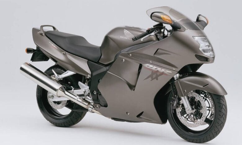MDP old school la honda cbr1100xx quiso ser 1200x740 1 Motocicletas Clásicas: Un Viaje en el Tiempo sobre Dos Ruedas