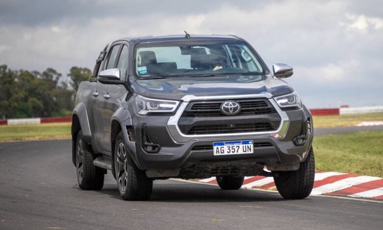 ¿Qué está pasando en el mercado de vehículos en Argentina? Un análisis detallado del descenso en las ventas de julio MDP toyota hilux4 ¿Qué está pasando en el mercado de vehículos en Argentina? Un análisis detallado del descenso en las ventas de julio