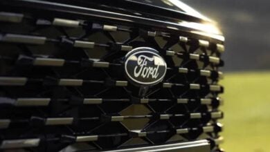 El Renacer del Ford Mondeo 2026: Innovación y Versatilidad en el Mercado Global MDP Ford Taurus 2026 teaser El Renacer del Ford Mondeo 2026: Innovación y Versatilidad en el Mercado Global