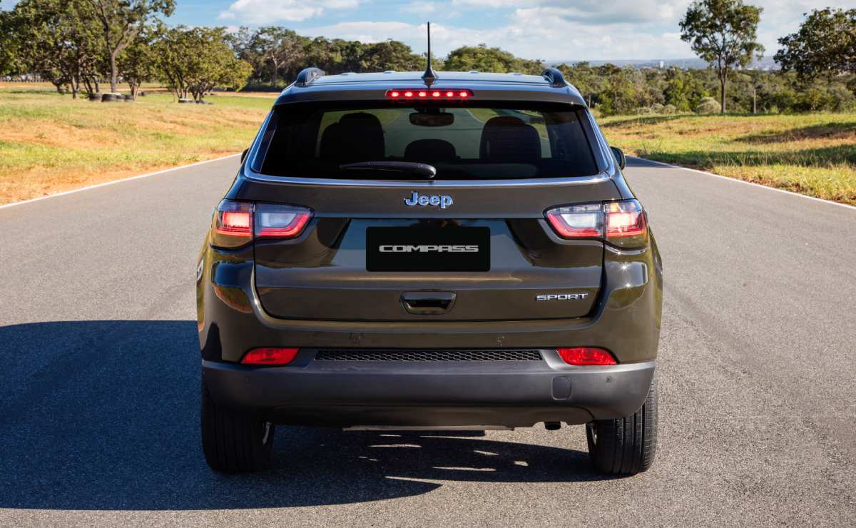 Jeep Compass Sport 2026: ¿La SUV más accesible y completa del mercado? MDP Jeep Compass Sport 3 Jeep Compass Sport 2026: ¿La SUV más accesible y completa del mercado?