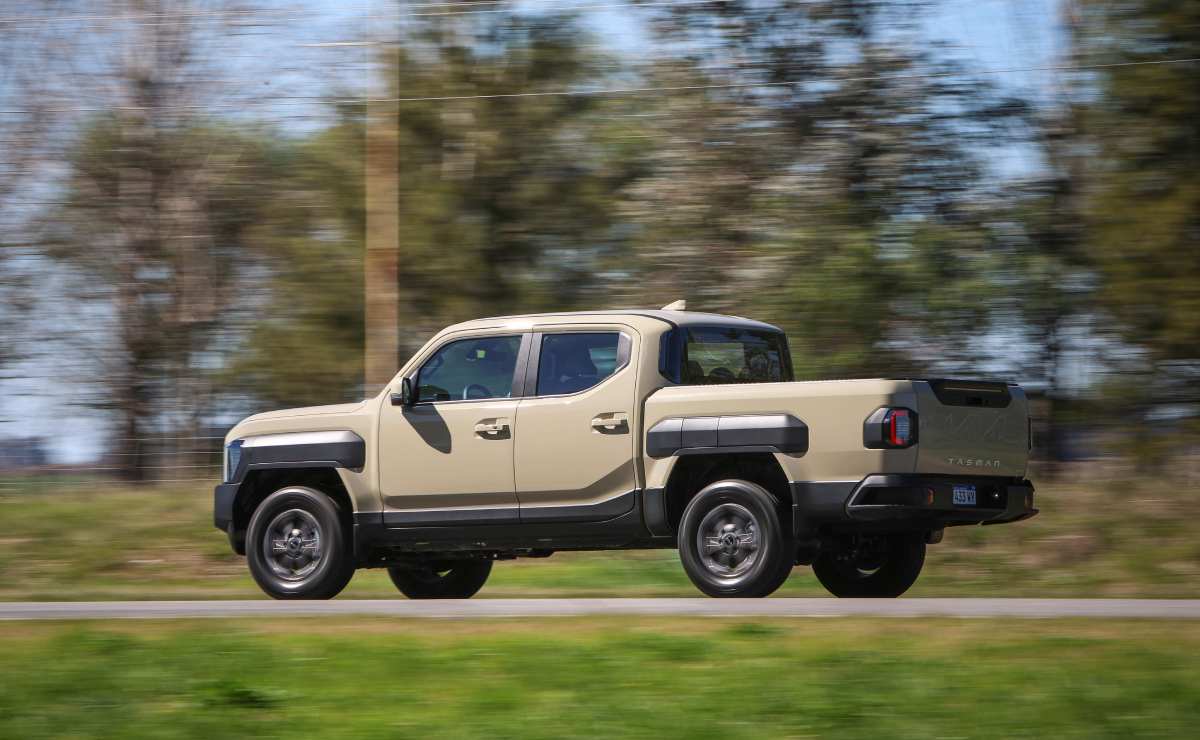 MDP Kia Tasman 1 Kia Tasman EX 2.2 CRDI 4x4 8AT: La opción más esperada por su eficiencia en combustible