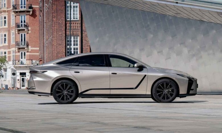 MDP Lexus ES 2026 sedan 3 ¿Es el nuevo sedán de Lexus el paso hacia el futuro de los autos premium?