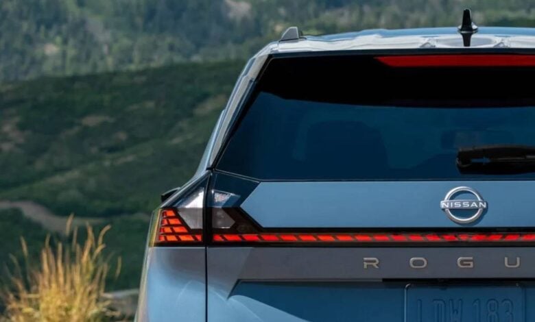 Nissan Rogue Hybrid 2027: ¿El nuevo rey de los híbridos en EE.UU.? MDP Nissan Rogue Hybrid 2027 teaser Nissan Rogue Hybrid 2027: ¿El nuevo rey de los híbridos en EE.UU.?