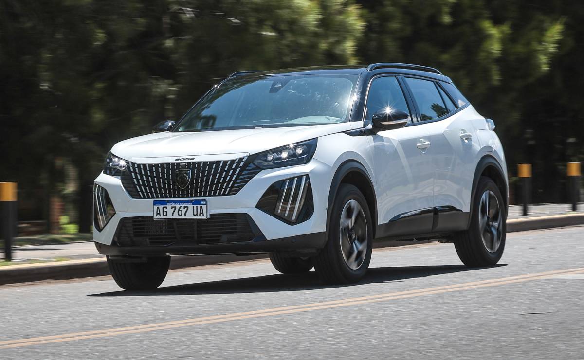 MDP Peugeot 2008 GT accion frente ¿Por qué el Peugeot 2008 es el SUV compacto más esperado del 2026 en Argentina?