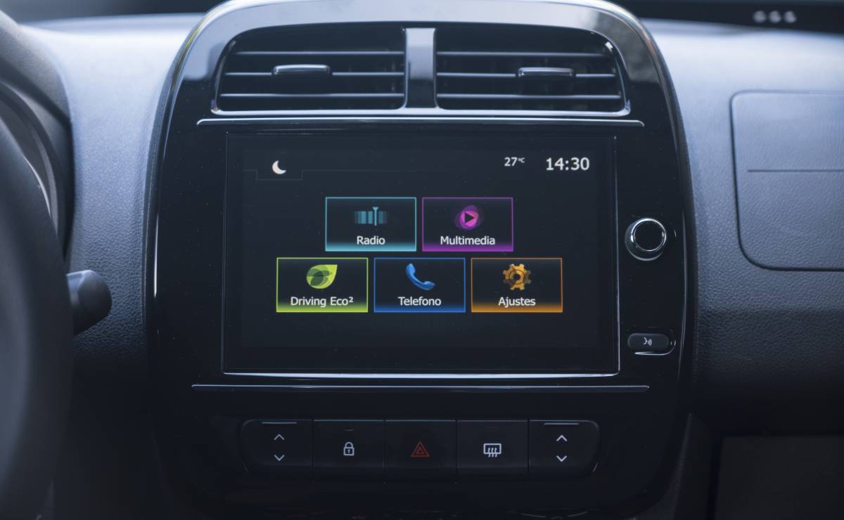 MDP RENAULT KWID PANTALLA El Renault Kwid Iconic Bitono: Una Opción Accesible para la Movilidad Urbana en Argentina