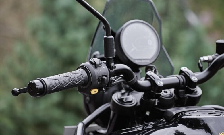 MDP Royal Enfield Himalayan 450 manillar La Royal Enfield Himalayan 450: La Revolución en Motos Trail Medianas en Argentina