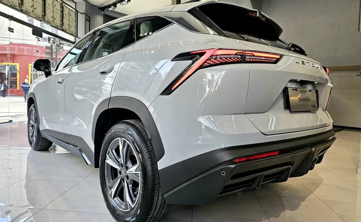 Jetour Dashing 1.5T: Un SUV que redefine la relación precio-calidad en su segmento MDP SUV Jetour Dashing 1.5T trasera Jetour Dashing 1.5T: Un SUV que redefine la relación precio-calidad en su segmento