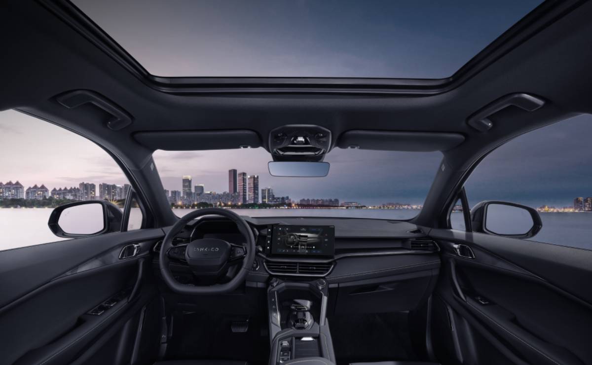 MDP SUV Lynk Co 06 interior Lynk & Co 06: El SUV híbrido enchufable que conquista Argentina