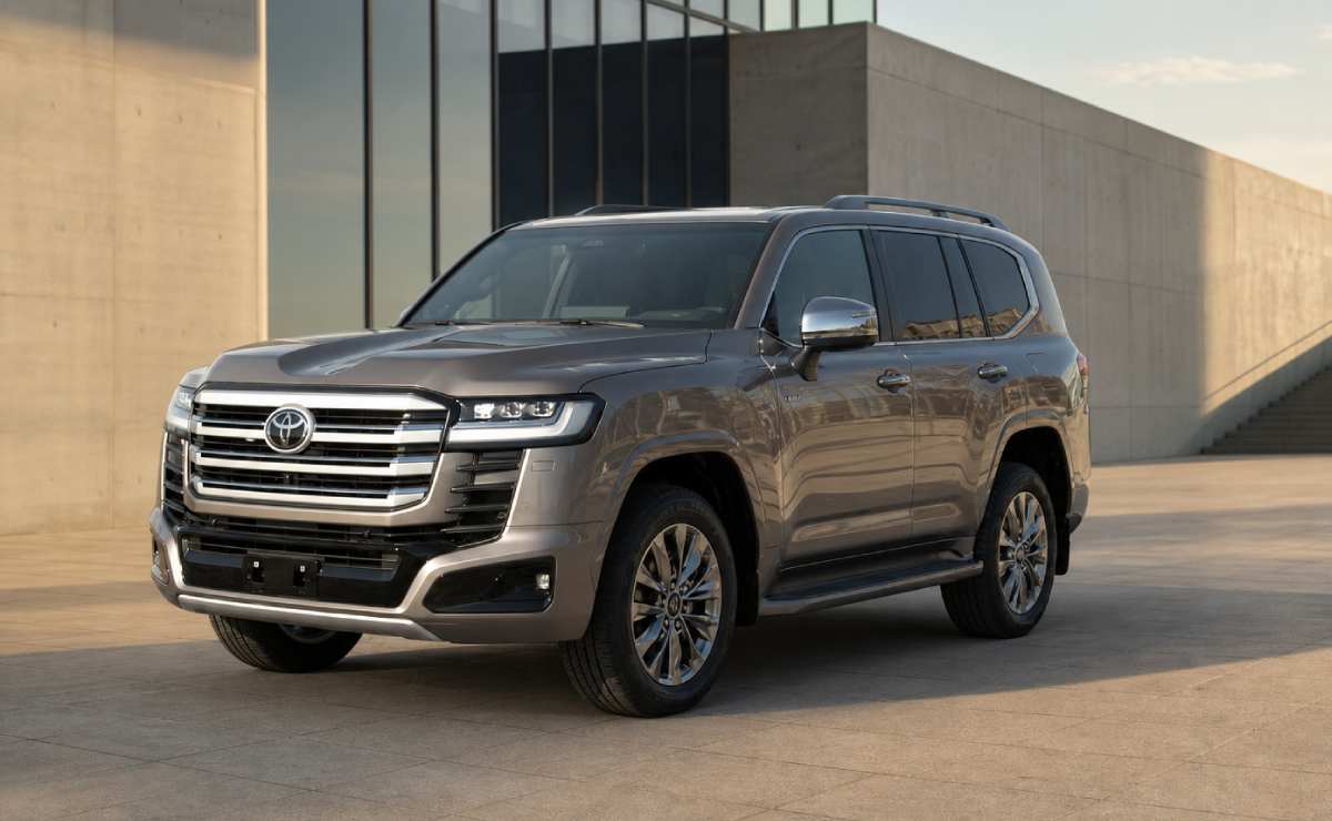 MDP Toyota Land Cruiser hibrido 2 1 Toyota Revoluciona el Mercado Argentino con el Nuevo Land Cruiser 300: Híbrido y Diésel para Todos los Terrenos