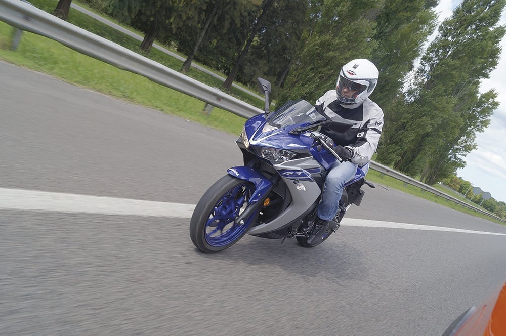 MDP Yamaha YZF R3 18 Yamaha R1: La Máxima Expresión de la Tecnología MotoGP en la Calle