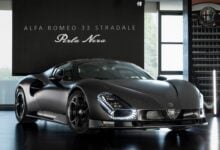 MDP alfa romeo 33 stradale perla nera 620 cv 1200x740 1 El Arte del Carbono Visible: La Tendencia que Cautiva a los Autos de Lujo
