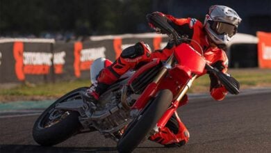 MDP ducati desmo450sm 2 La Ducati Supermotard Desmo450 SM: Revolución Desmodrómica en Europa