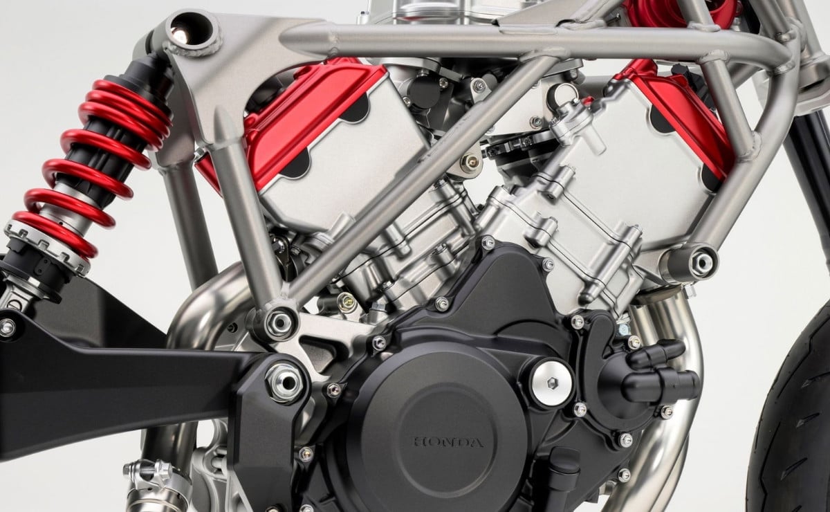 Kawasaki H2 y H2R: La Potencia Supercargada que Está Reescribiendo las Reglas del Juego MDP honda patenta un motor v3 de 900 cc con 1 1 Kawasaki H2 y H2R: La Potencia Supercargada que Está Reescribiendo las Reglas del Juego