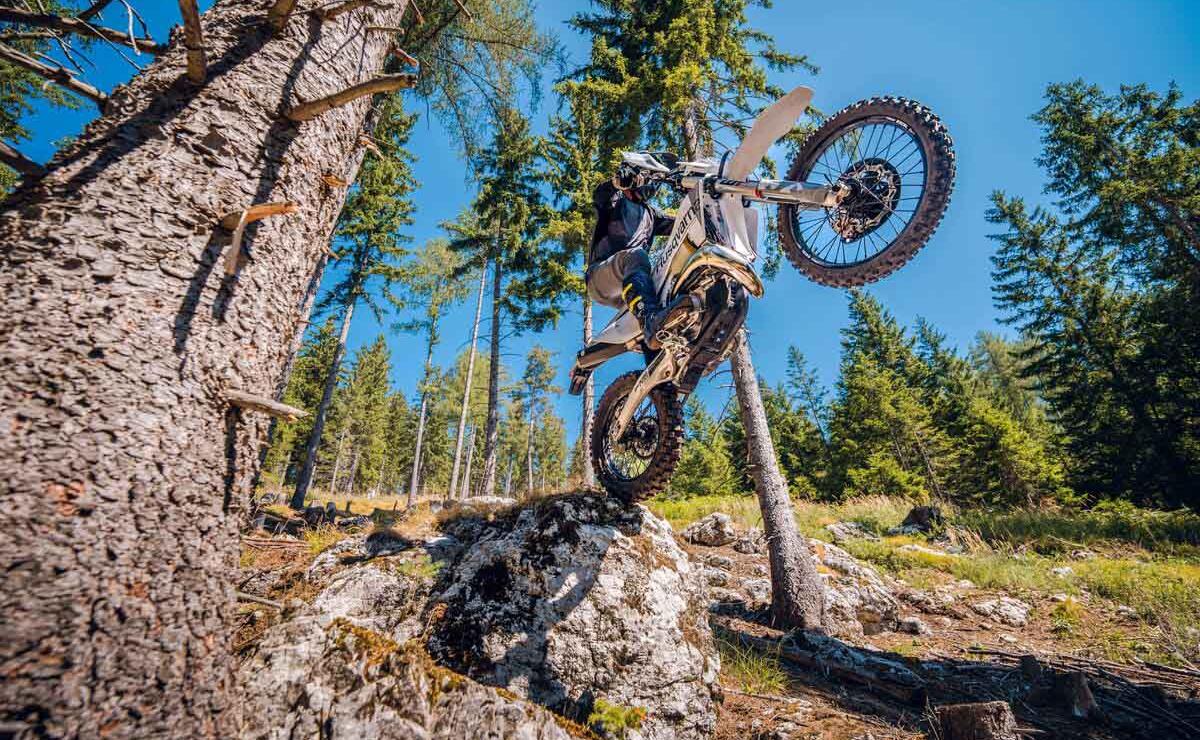 Husqvarna Lanza las Versiones Pro de sus TE 300 y FE 350: Innovación y Potencia para el 2027 MDP husqvarna enduro pro1 Husqvarna Lanza las Versiones Pro de sus TE 300 y FE 350: Innovación y Potencia para el 2027