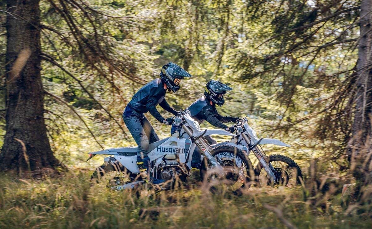 Husqvarna Lanza las Versiones Pro de sus TE 300 y FE 350: Innovación y Potencia para el 2027 MDP husqvarna enduro pro2 Husqvarna Lanza las Versiones Pro de sus TE 300 y FE 350: Innovación y Potencia para el 2027