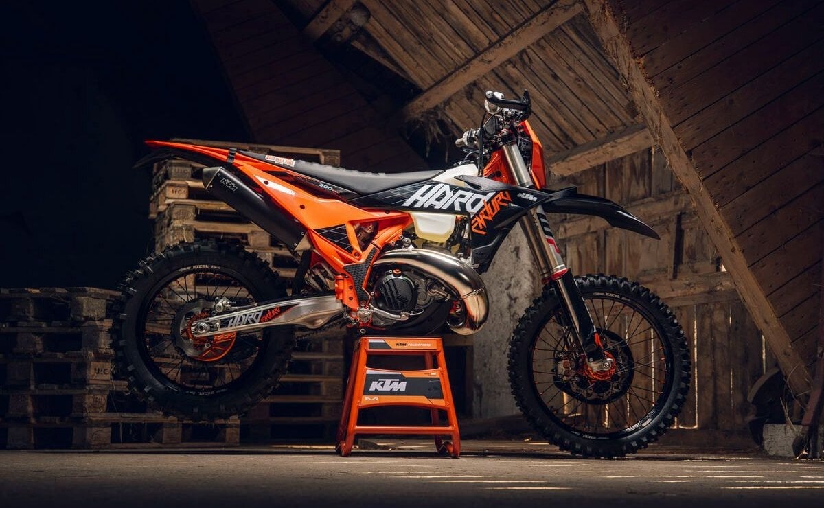 MDP ktm exc 300 hardenduro2 La KTM 300 EXC HARDENDURO 2027: Potencia y Rendimiento para los Amantes del Enduro Extremo