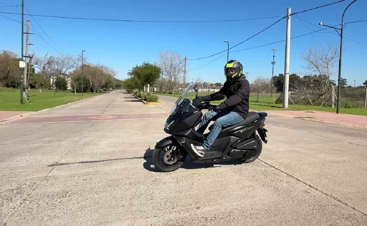 Kymco Skytown 150: La Revolución del Transporte Urbano MDP kymco skytown 150 3 Kymco Skytown 150: La Revolución del Transporte Urbano