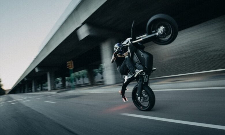 ¿Revolucionará la Stark VARG SM el segmento de supermotos eléctricas? MDP stark varg sm sk ll 80 hp y titanio para 1200x740 1 ¿Revolucionará la Stark VARG SM el segmento de supermotos eléctricas?