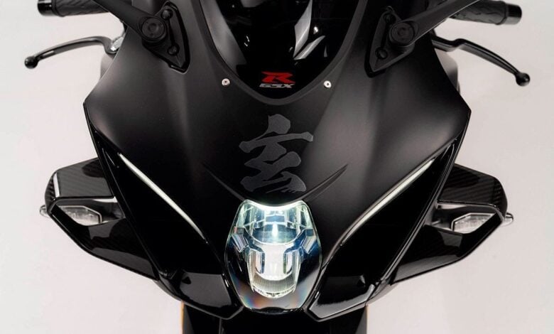 Suzuki GSX-R1000R Stealth: Una Sombra de Exclusividad en el Salón de Torino MDP suzuki sealth4 Suzuki GSX-R1000R Stealth: Una Sombra de Exclusividad en el Salón de Torino