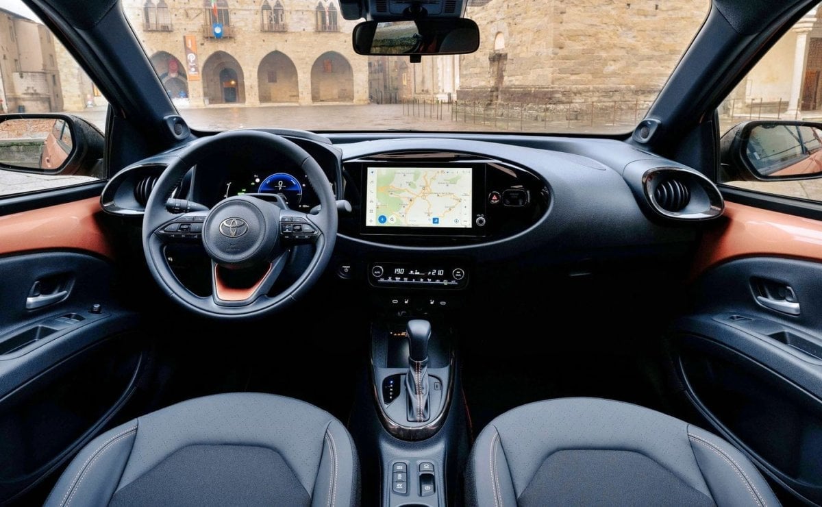 Toyota Aygo X Cross vs Yaris: ¿Economía de Combustible o Espacio Interior? MDP toyota aygo x cross1 Toyota Aygo X Cross vs Yaris: ¿Economía de Combustible o Espacio Interior?
