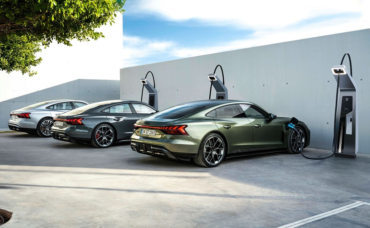 MDP Audi e tron GT cargando Autos Eléctricos en Argentina: ¿Es el Momento Adecuado para Hacer el Cambio?