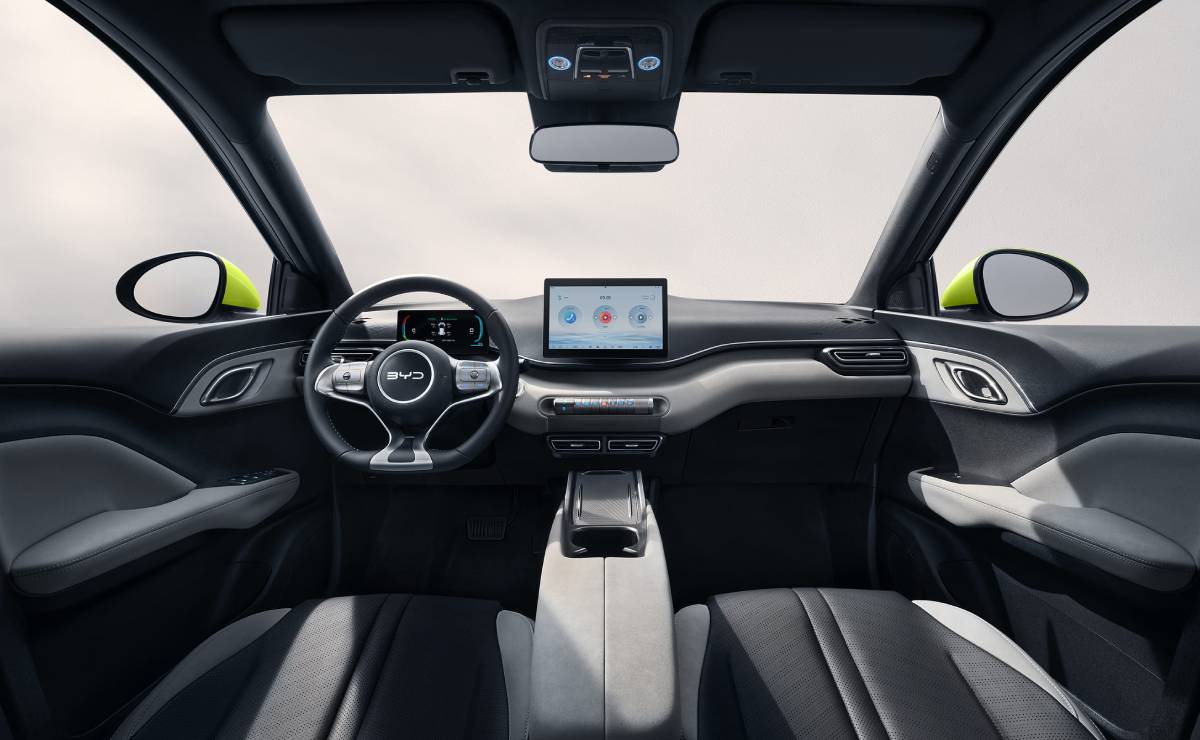 MDP BYD Dolphin Mini lanzamiento interior La Impactante Oferta de BYD: Dolphin Mini Disponible en Pesos Hasta Fin de Octubre