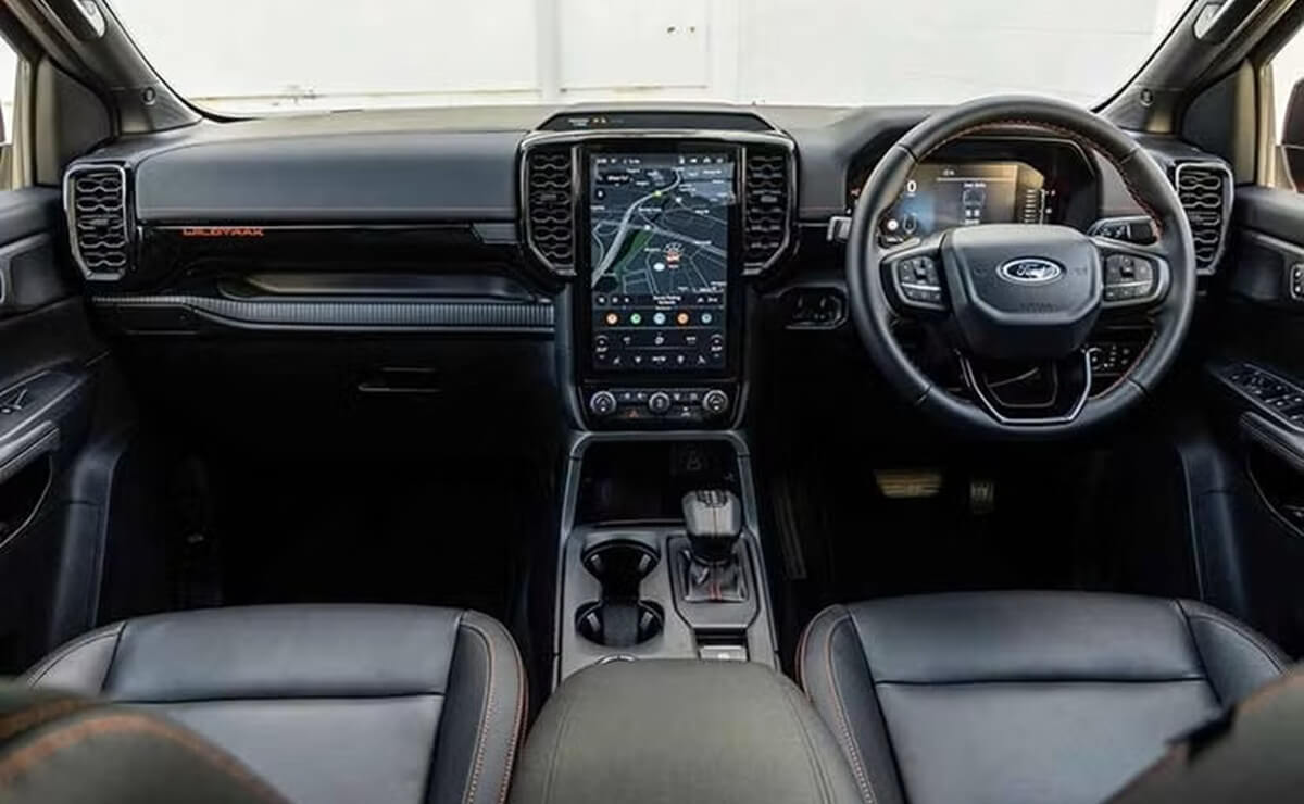 La Ford Ranger 2027 revoluciona su gama mecánica: un paso adelante en el segmento MDP Interior de una Ford Ranger La Ford Ranger 2027 revoluciona su gama mecánica: un paso adelante en el segmento