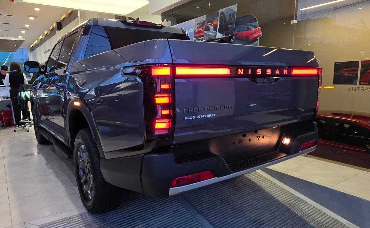 MDP Nueva Nissan Frontier Pro PHEV trasera La Nueva Nissan Frontier Pro PHEV 2027: ¿El Futuro de las Pickup Híbridas?