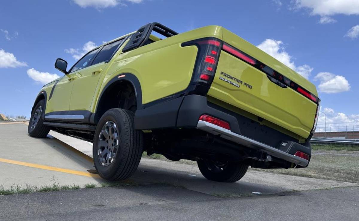 MDP Nueva Nissan Frontier Pro trasera Nissan Frontier Pro PHEV 2027: La Camioneta Que Marca un Nuevo Horizonte en el Mercado Mexicano