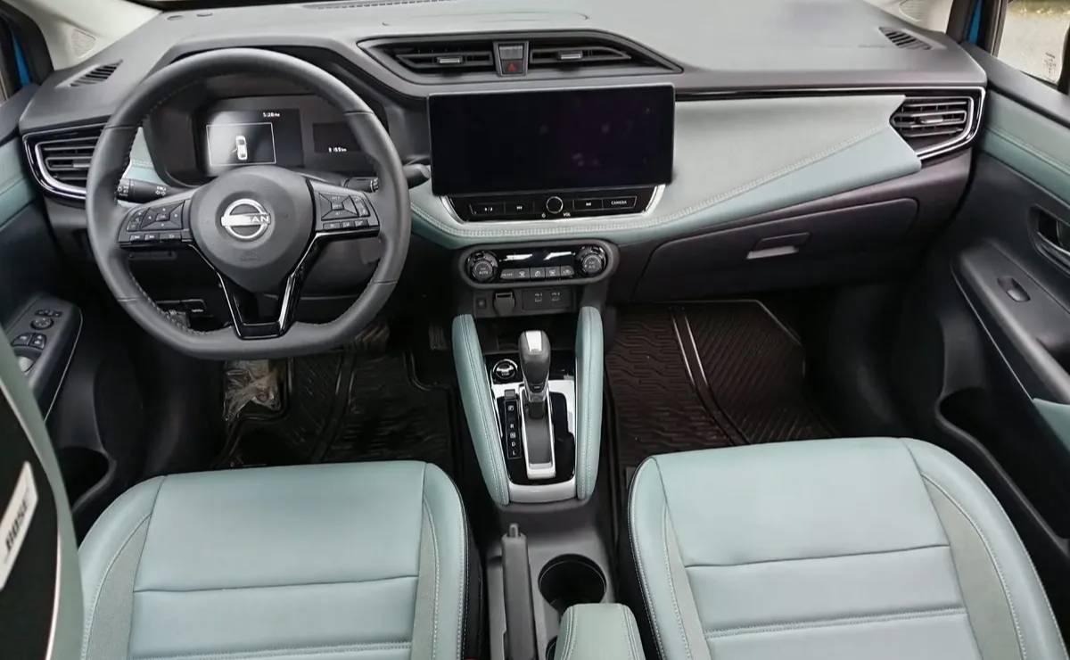 Nissan Versa 2027: Un Renovado Favorito con Mejora en Conectividad y Seguridad MDP Nuevo Nissan Versa 2027 interior 1 Nissan Versa 2027: Un Renovado Favorito con Mejora en Conectividad y Seguridad