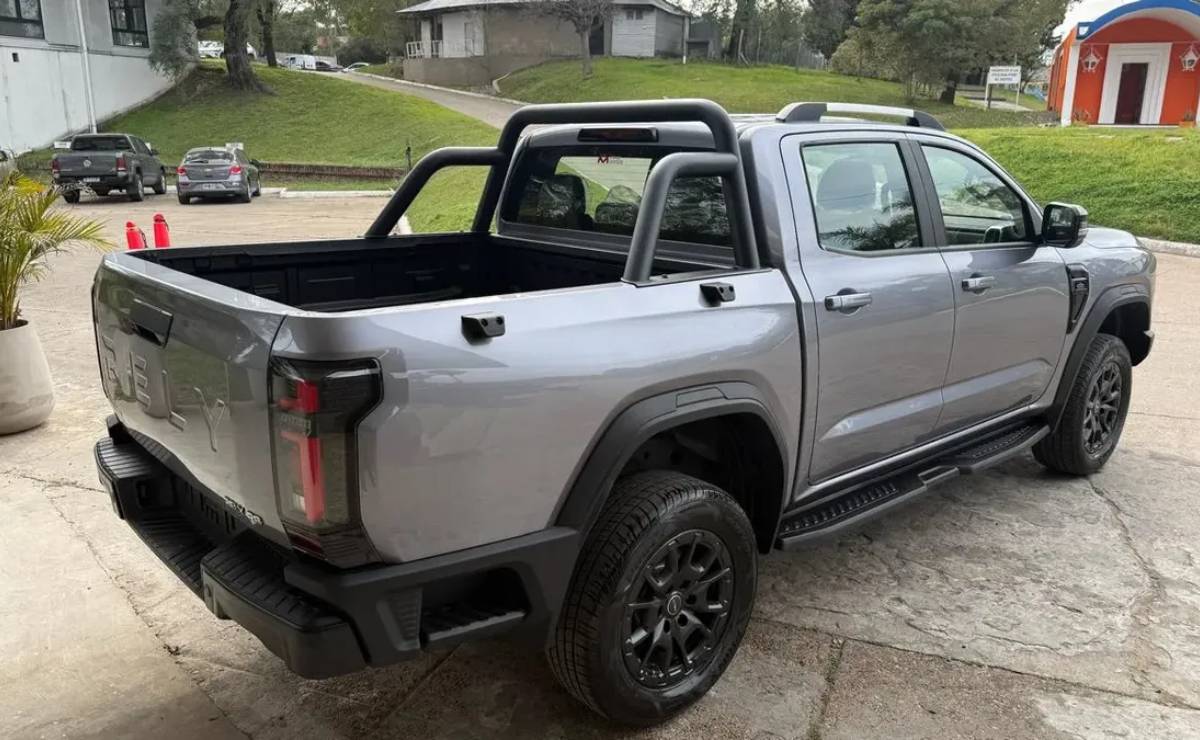 La Rely R8: La nueva contendiente que sacude el mercado argentino de camionetas 4x4 MDP Pick up Rely R8 trasera 1 La Rely R8: La nueva contendiente que sacude el mercado argentino de camionetas 4x4