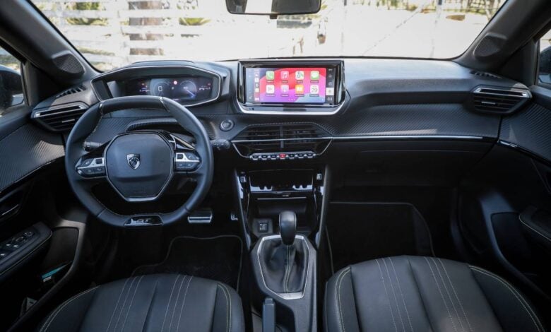 MDP Prueba Peugeot 208 GT interior Peugeot 208: Reducción de precios en sus versiones Allure Pack y GT, ¿una movida estratégica?