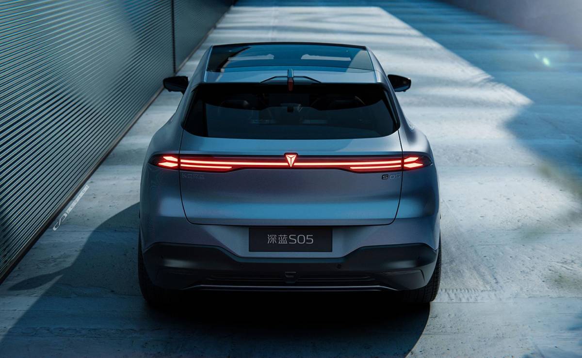 MDP SUV Deepal S05 trasera 1 S400: La Entrada Triunfal del Híbrido Autorrecargable que Conquista Calles Españolas