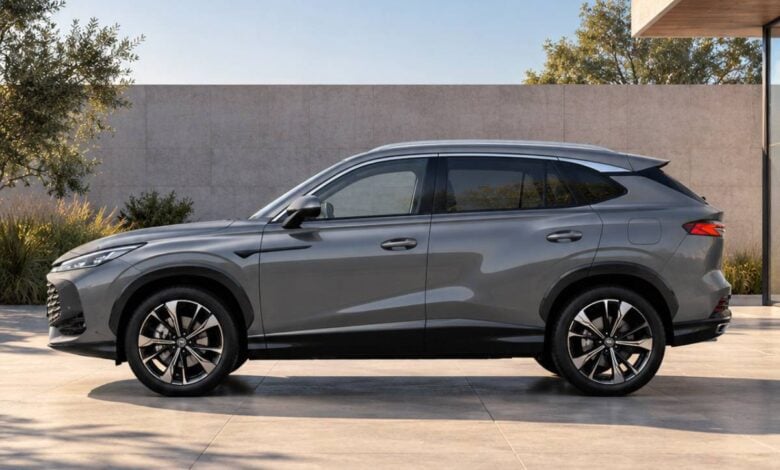 La SUV híbrida de MG que promete revolucionar el mercado argentino MDP SUV MG HS Hybrid perfil La SUV híbrida de MG que promete revolucionar el mercado argentino