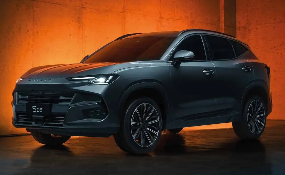 Soueast S06: El SUV híbrido que desafía al Toyota Corolla en Argentina MDP Soueast S06 perfil Soueast S06: El SUV híbrido que desafía al Toyota Corolla en Argentina