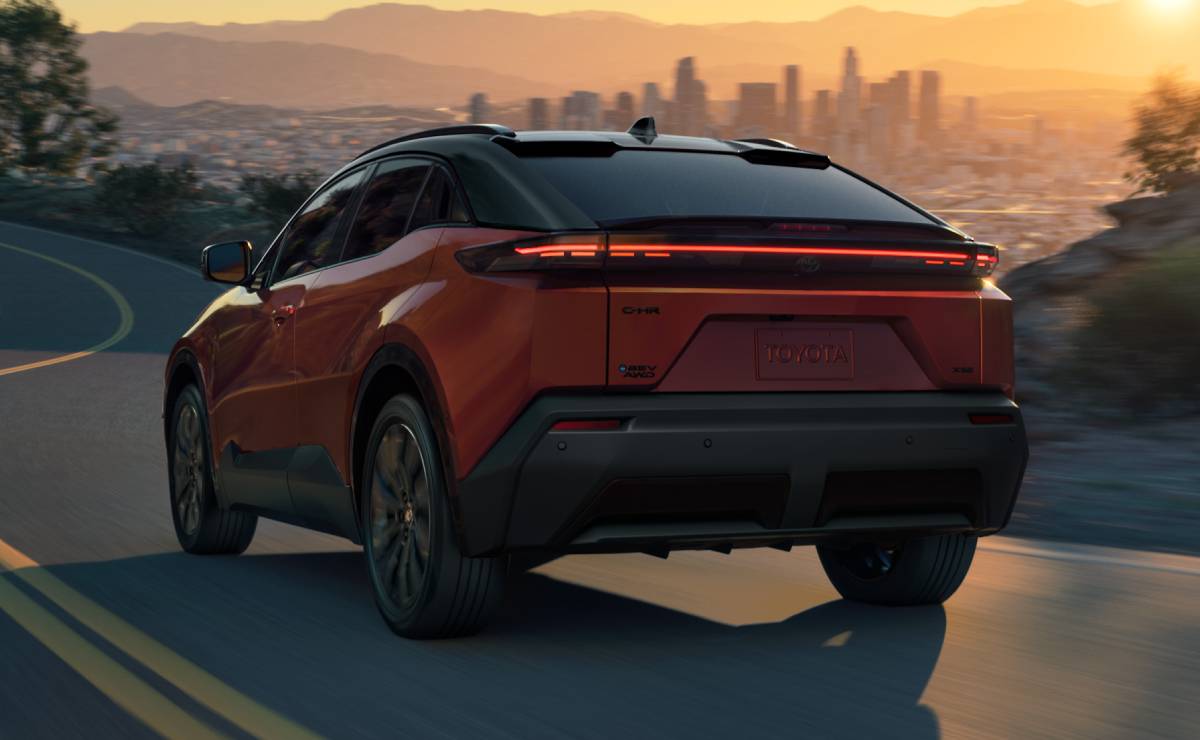 MDP Toyota C HR 2026 accion trasera Toyota C-HR 2027: La Evolución del Crossover Compacto que Reescribe las Normas