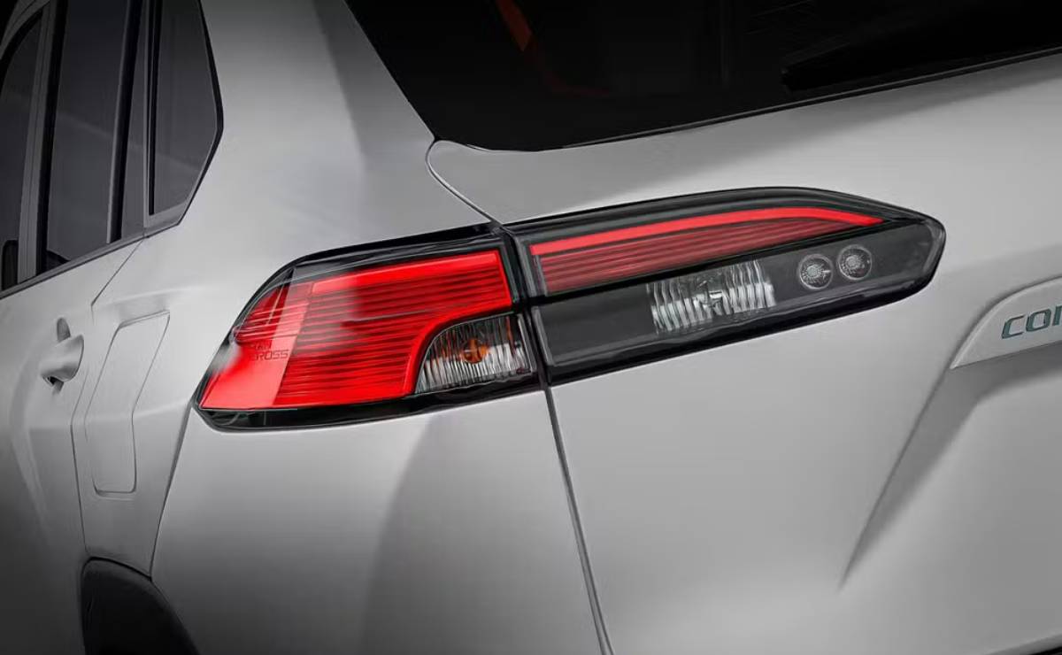 MDP Toyota Corolla Cross XRV Hybrid trasera Toyota Corolla Cross XRV Hybrid 2027: ¿El SUV híbrido más asequible del mercado?