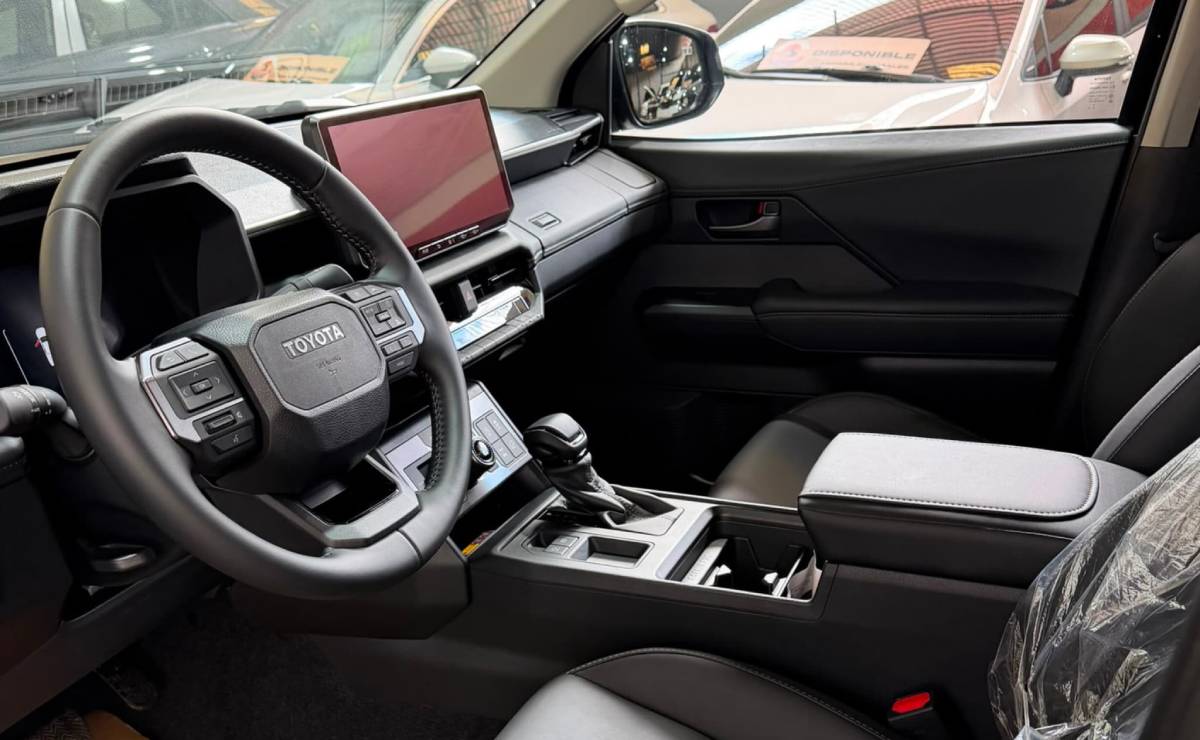MDP Toyota Hilux 2027 interior Toyota Hilux 2027: La Reinvención que Marca la Diferencia