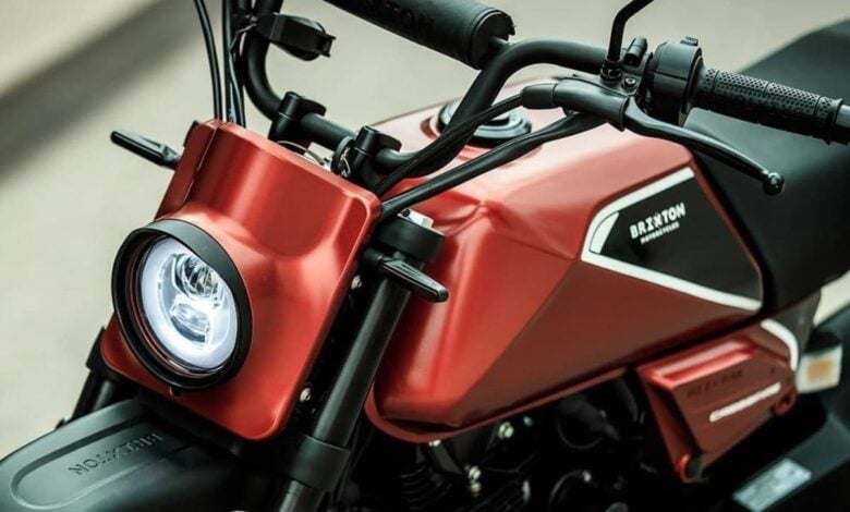 ¿Por qué la Crossfire 125 XS marca tendencia en el mundo de las scrambler? MDP brixton crossfire 125 xs parece una mini 1200x740 1 ¿Por qué la Crossfire 125 XS marca tendencia en el mundo de las scrambler?