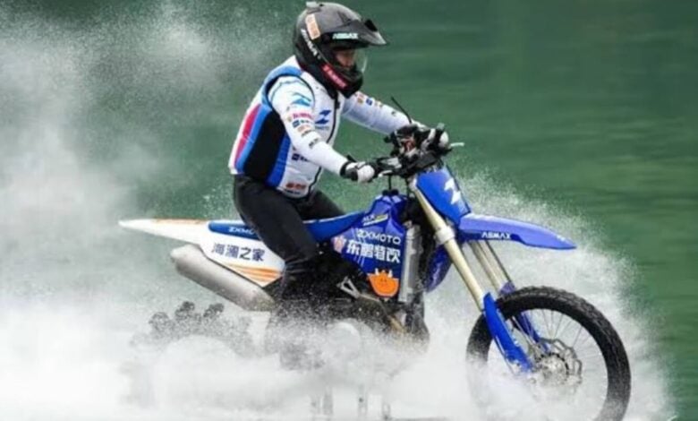 MDP el ceo de zxmoto bati el r cord guinness 1200x740 1 ¿Listo para surfear el asfalto? Descubre los secretos del hidroplaneo en vehículos modernos