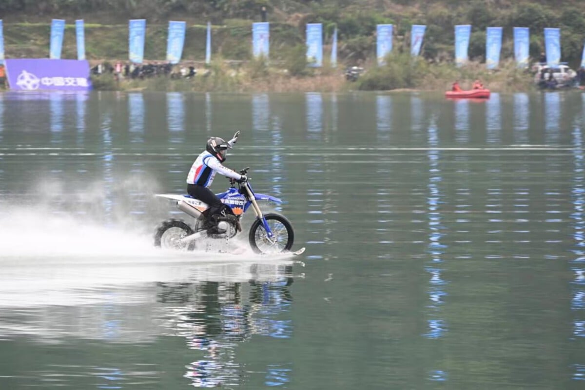 MDP el ceo de zxmoto bati el r cord guinness ¿Listo para surfear el asfalto? Descubre los secretos del hidroplaneo en vehículos modernos