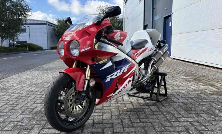 MDP honda RVF750R RC45 subasta 1 La Subasta que Hará Historia: Más de 200 Motos Clásicas en Solihull
