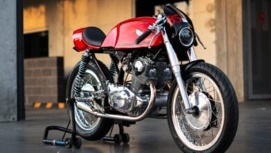MDP honda cb77 corri en pista durmi 20 a os 1200x740 1 El Renacer de una Leyenda: La Super Hawk Regresa con un Enfoque Restomod