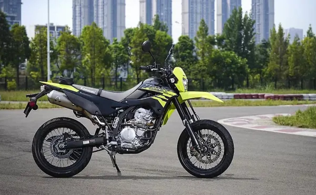 MDP kawasaki Kawasaki KLX300SM ABS 2027: Más Seguridad sin Perder el Alma Supermoto