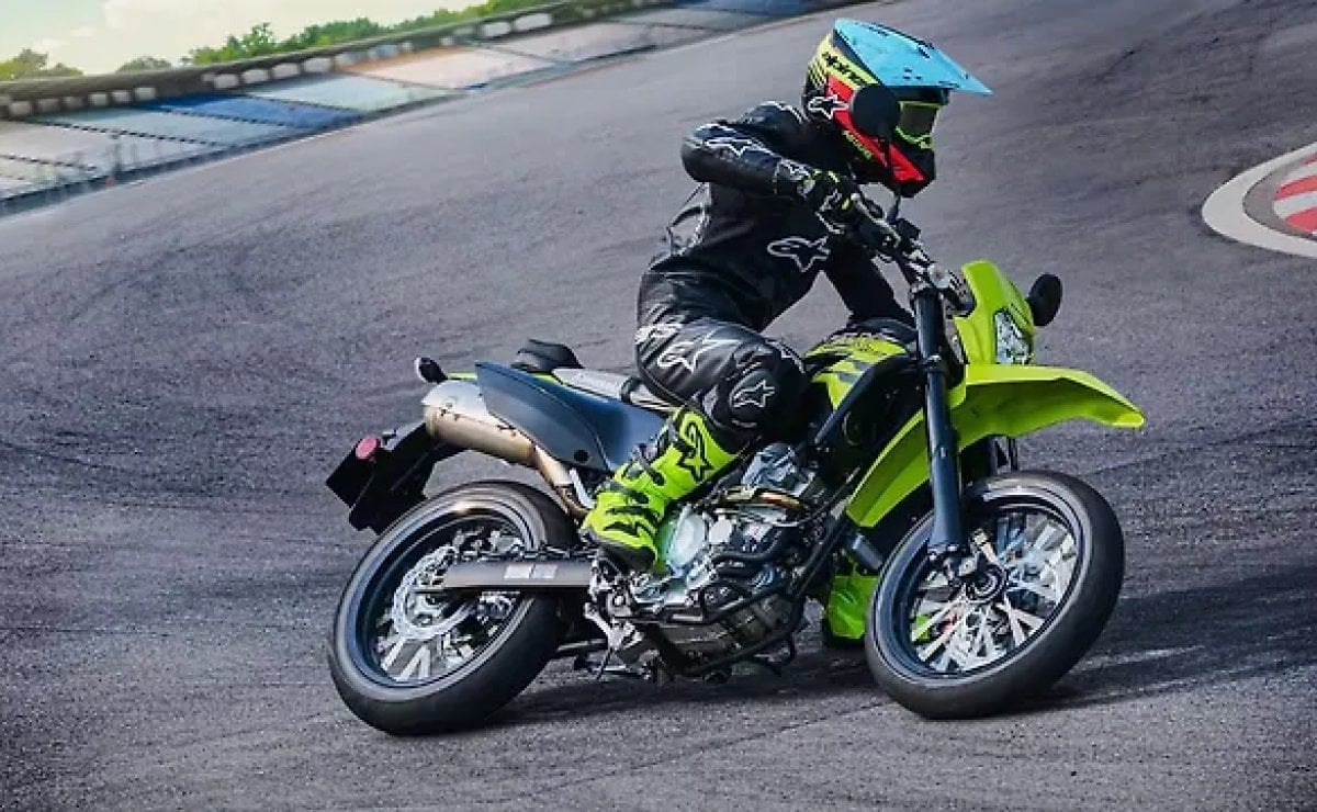 MDP kawasaki Kawasaki KLX300SM ABS 2027: Más Seguridad sin Perder el Alma Supermoto