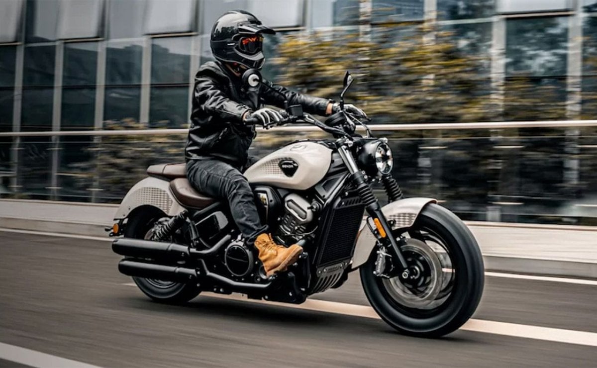 Benda V4: La Renovación de la Cruiser en el EICMA 2026 MDP moto custom benda dark flag 9501 Benda V4: La Renovación de la Cruiser en el EICMA 2026