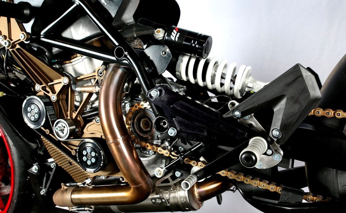La Revolución de las Pistas: La WMC Mono RR y su Impacto en el Mundo Deportivo MDP moto deportiva motor yamaha4 La Revolución de las Pistas: La WMC Mono RR y su Impacto en el Mundo Deportivo